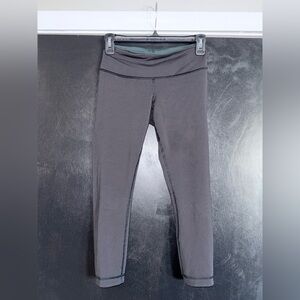 Lululemon REVERSIBLE leggings in Black/Green size 4